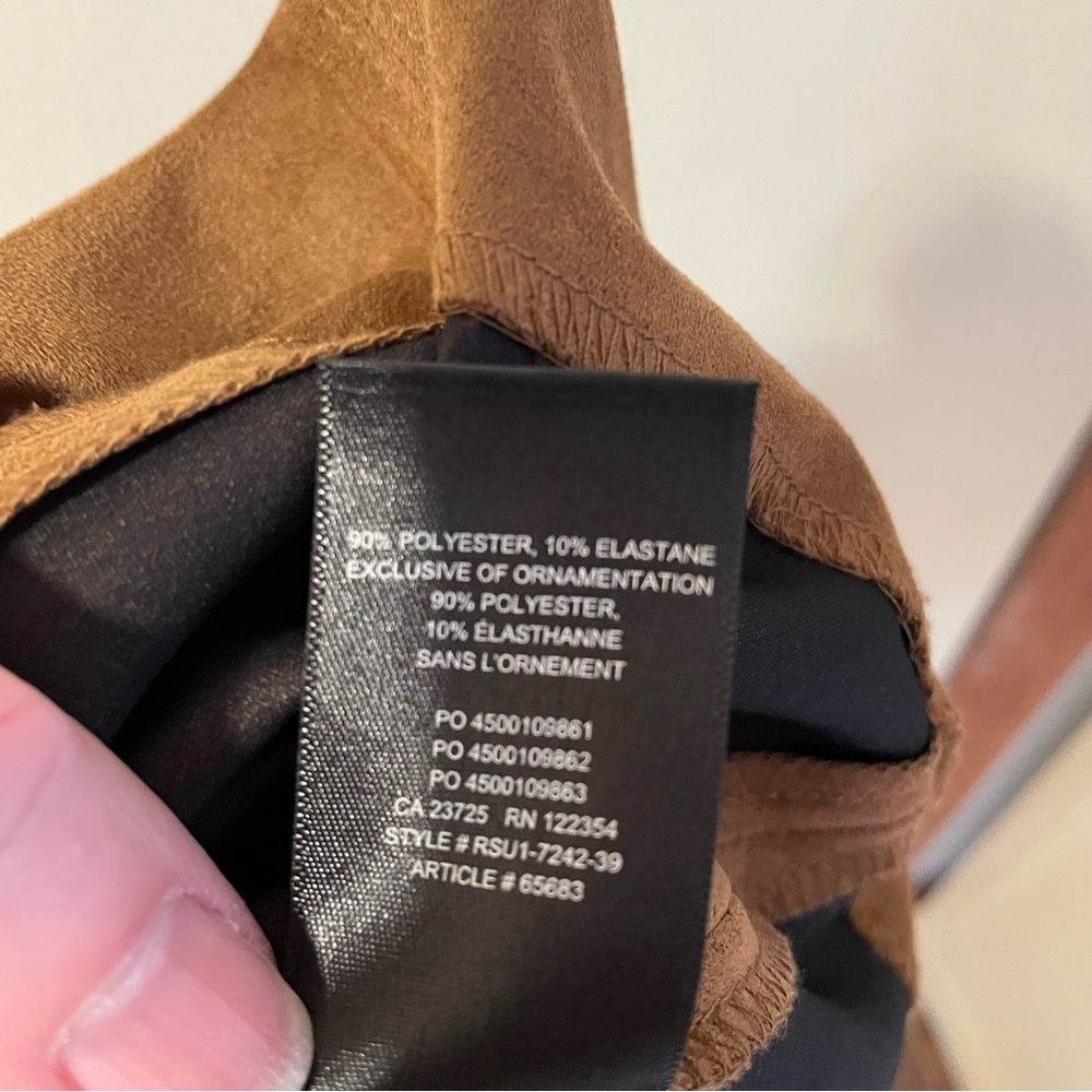 Babaton‎ faux suede miniskirt- NWOT, Size 0 - Picture 2 of 3